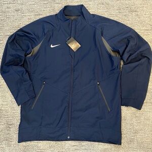 Nike Men's Dark Blue Windbreaker